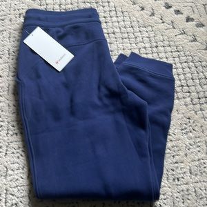 NWT Lululemon scuba joggers size 12